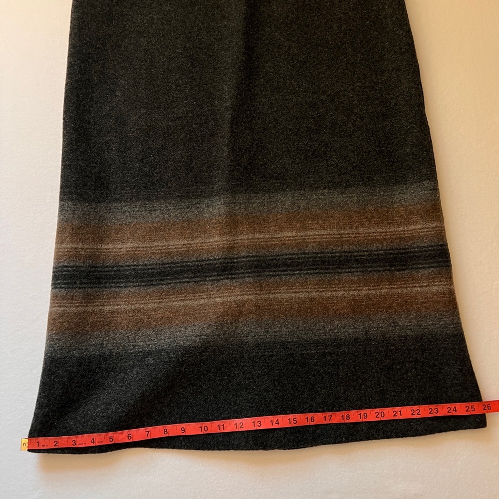 Cabela’s Women’s Size 14 100% Virgin Wool Gray Midi A-Line Skirt - Picture 4 of 9